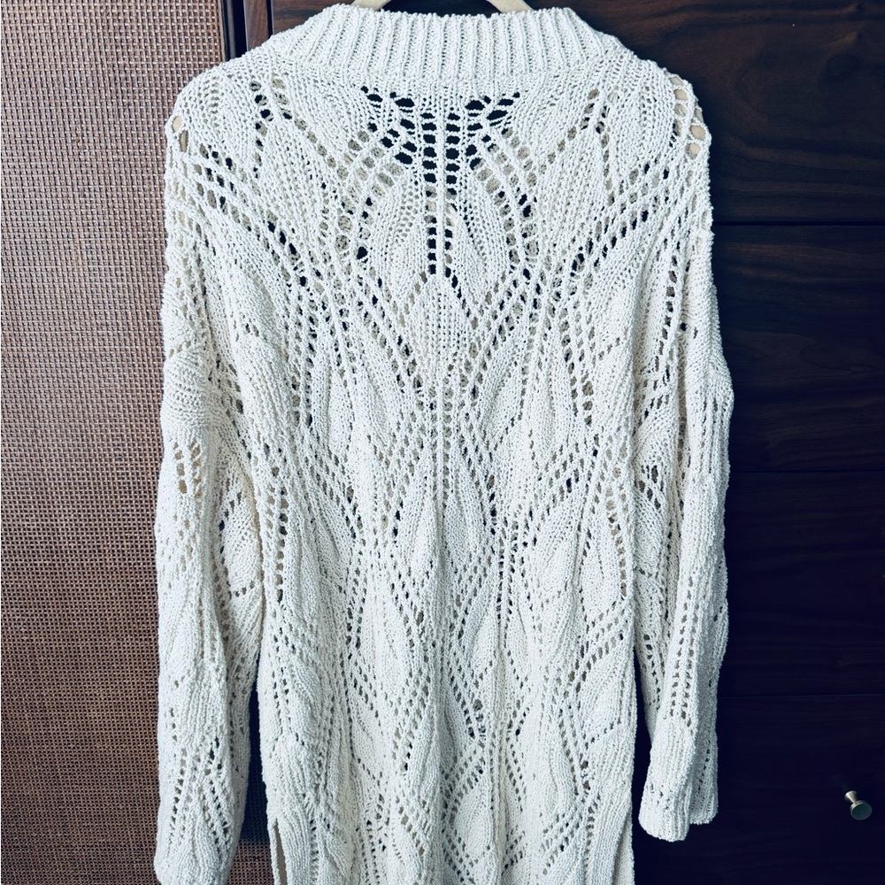 Zara Crochet Knit Pull Over- large - Picture 5 of 5